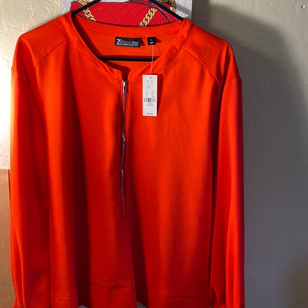 Long sleeve red top